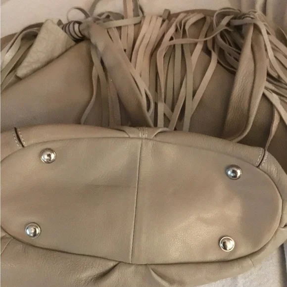 B Markowsky taupe fringed leather bag - Picture 7 of 9